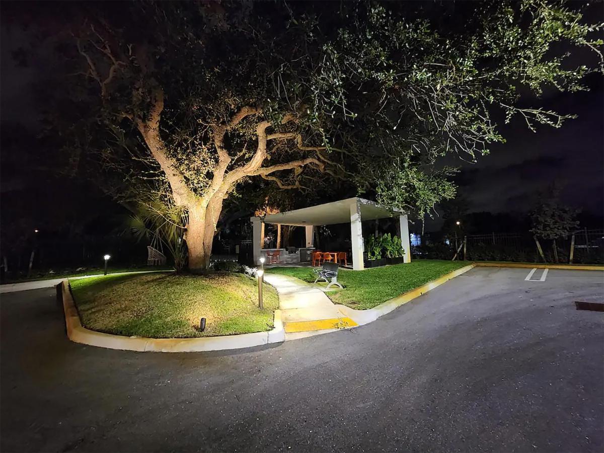 Appartement Lux Place And Cozy 3beds 2rooms Enjoy Life In Wpb Gym, Ev Station Nearby The Downtown And Beaches
