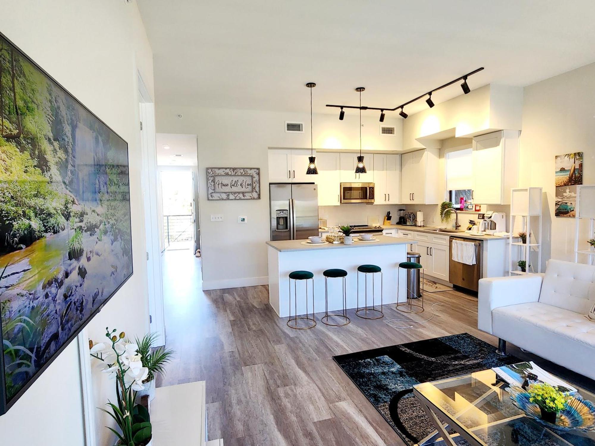 Appartement Lux Place And Cozy 3beds 2rooms Enjoy Life In Wpb Gym, Ev Station Nearby The Downtown And Beaches *